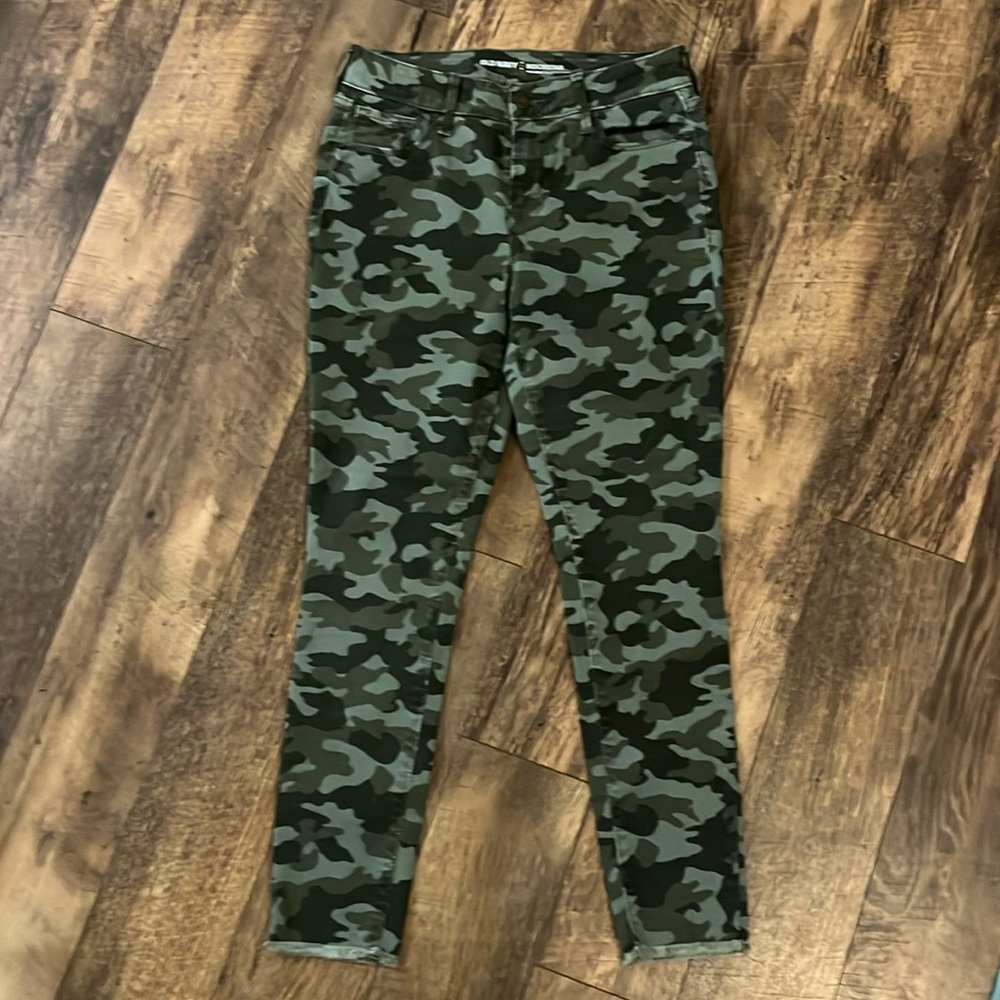 NWOT Old Navy  Rockstar jeans